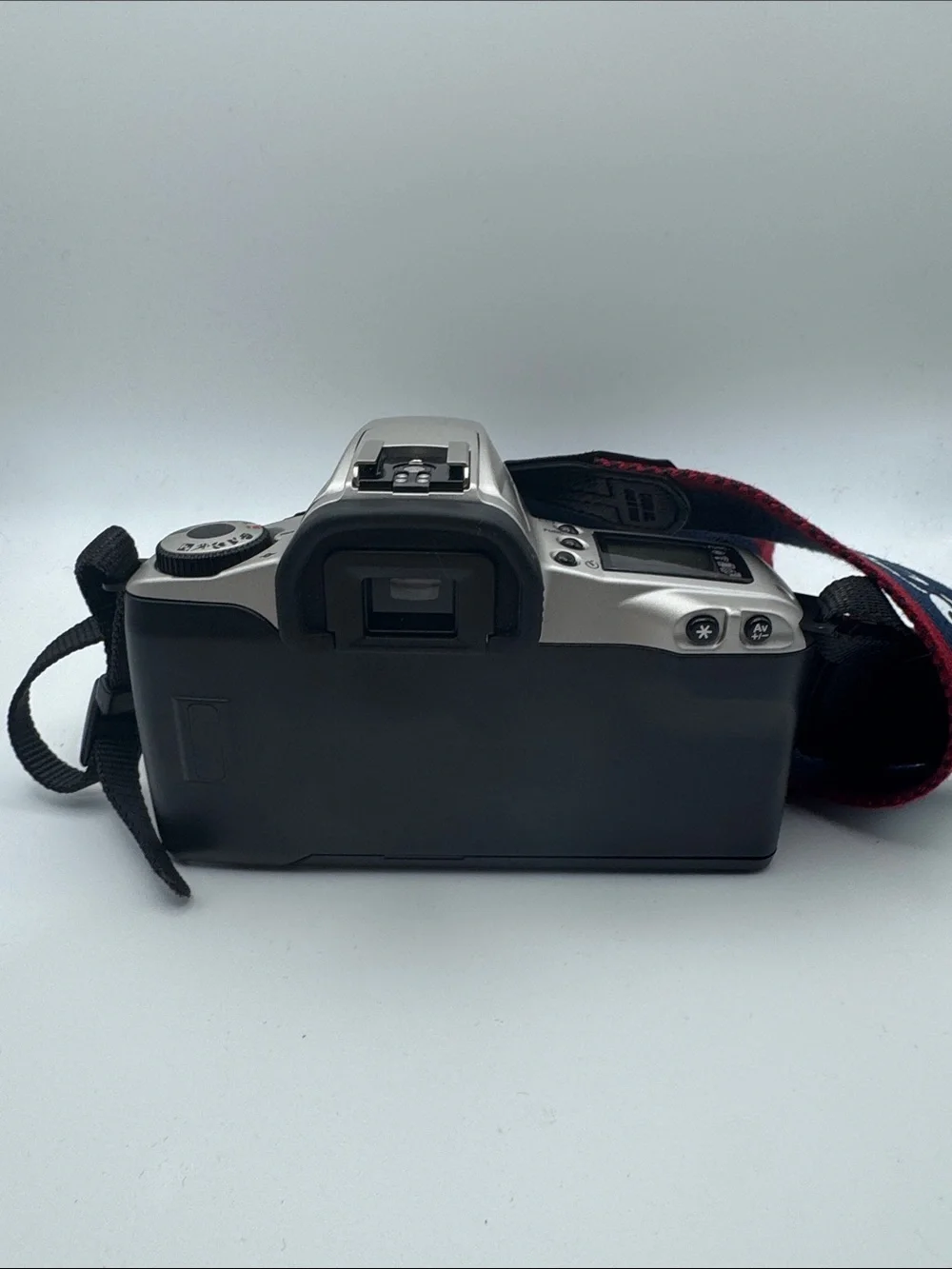 Canon Rebel 2000 Film Camera with 28-80mm Canon Auto Focus Zoom Lens with Bag